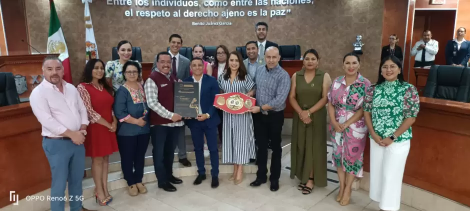 Reconocimiento al campe�n mundial peso pluma "El Venado" L�pez