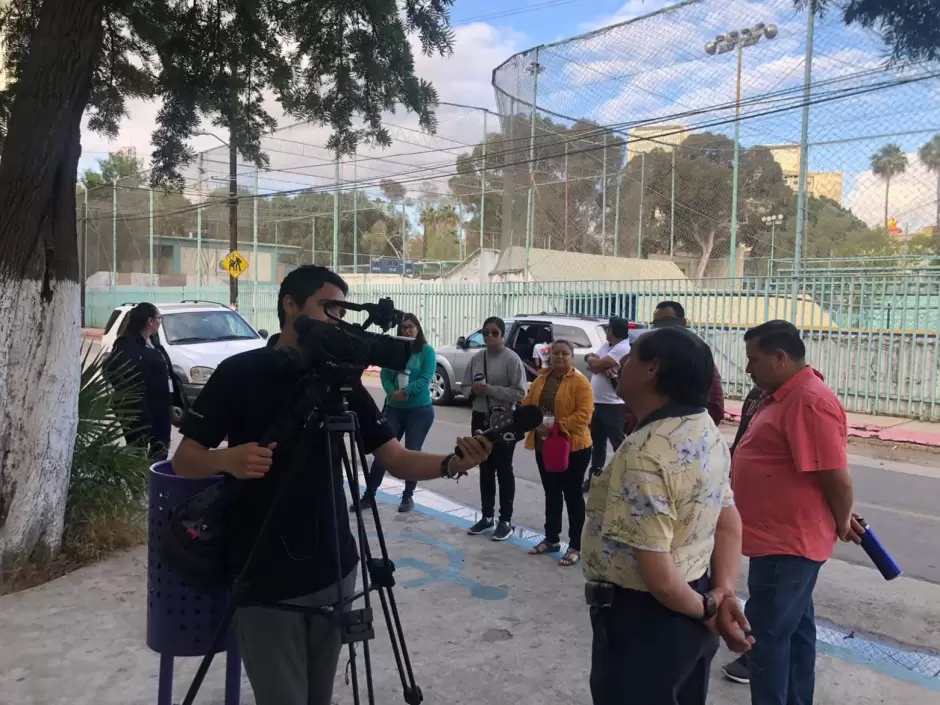 Padres de familia analizan la opci�n de tomar la Escuela Secundaria General n�mero 1
