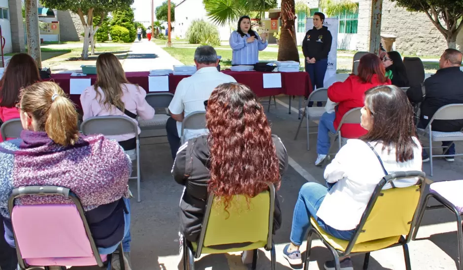 Materiales y equipo a Centros de Atenci�n M�ltiple de Ensenada