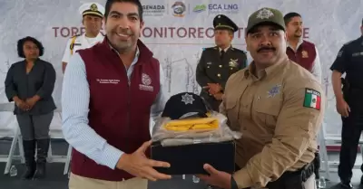 Equipamiento a polic�as municipales