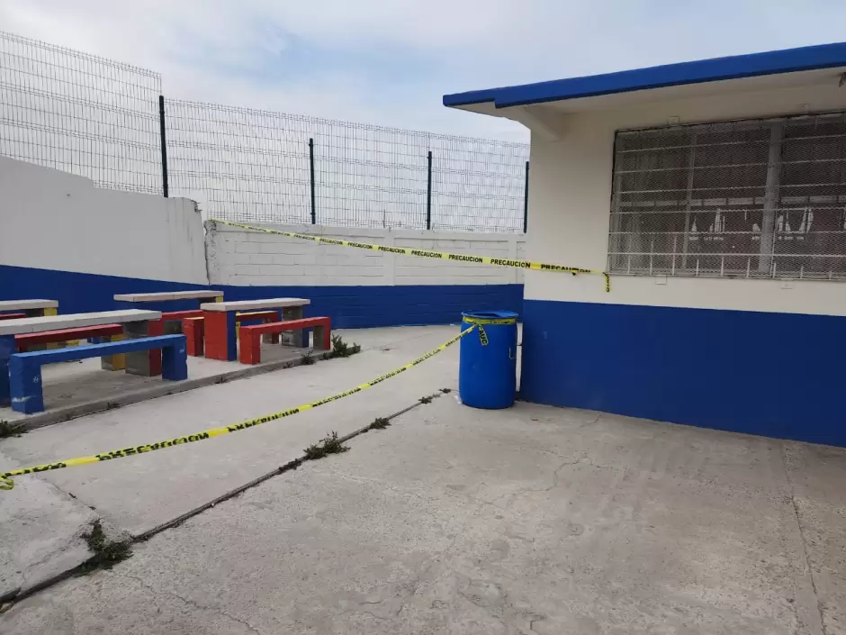 Deslave que afecta a escuela primaria