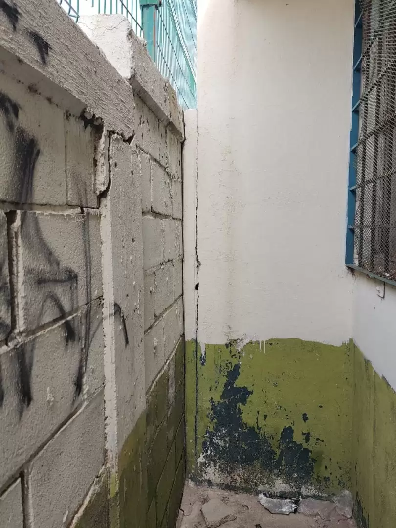 Deslave que afecta a escuela primaria