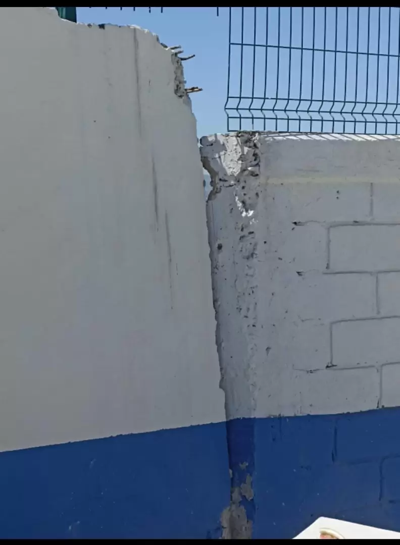 Deslave que afecta a escuela primaria