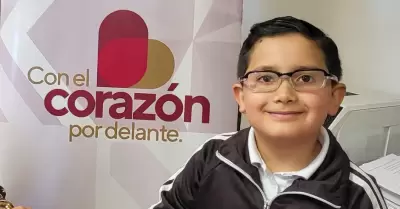 Entrega de lentes a estudiantes de educaci�n b�sica de Tecate