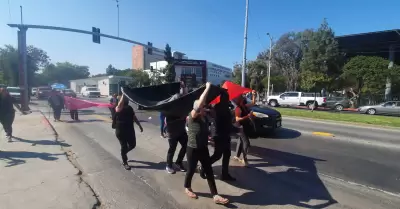 Pacientes con c�ncer marcha a garita internacional