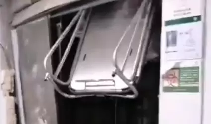 Niña muere prensada en elevador del IMSS