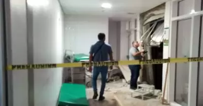 Ni�a prensada