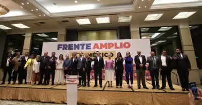 El Frente Amplio por Mxico presenta a su comit organizador.