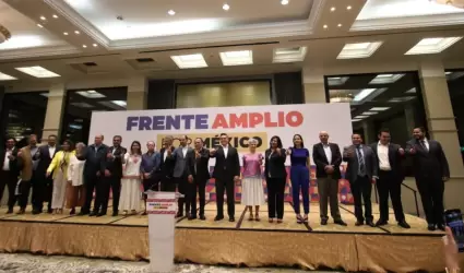 El Frente Amplio por Mxico presenta a su comit organizador.