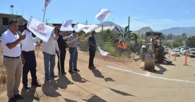 Introducci�n de agua potable en la colonia Rancho Santa Fe