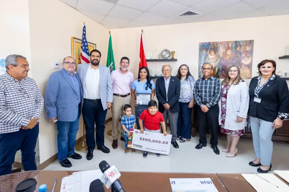 Entregan medio mill�n de pesos a Hospital Infantil de las Californias