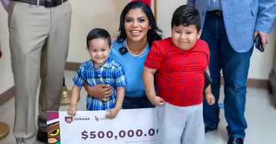 Entregan medio mill�n de pesos a Hospital Infantil de las Californias