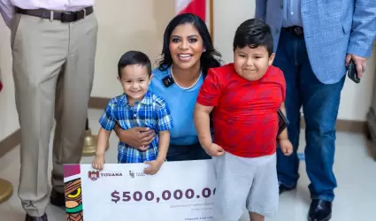 Entregan medio mill�n de pesos a Hospital Infantil de las Californias