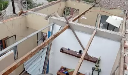 Tormenta vuela techo de una vivienda en Guaymas