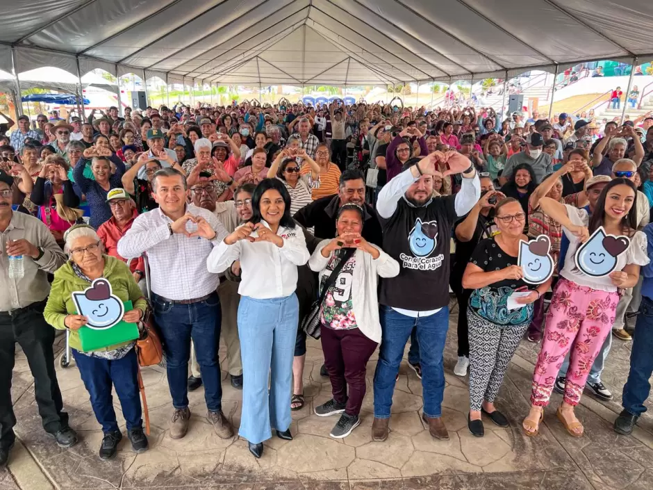 Tarjeta con el Coraz�n para el agua