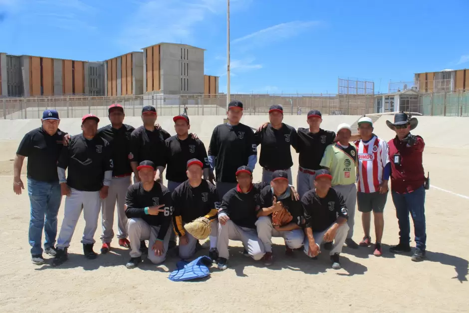 Actividades deportivas en la poblaci�n penitenciaria de El Hongo I