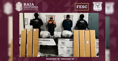 Hombres armados detenidos y recupera veh�culo con reporte de robo