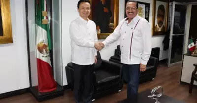 Embajador de China en Mxico y presidente del Congreso del Estado