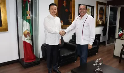 Embajador de China en México y presidente del Congreso del Estado