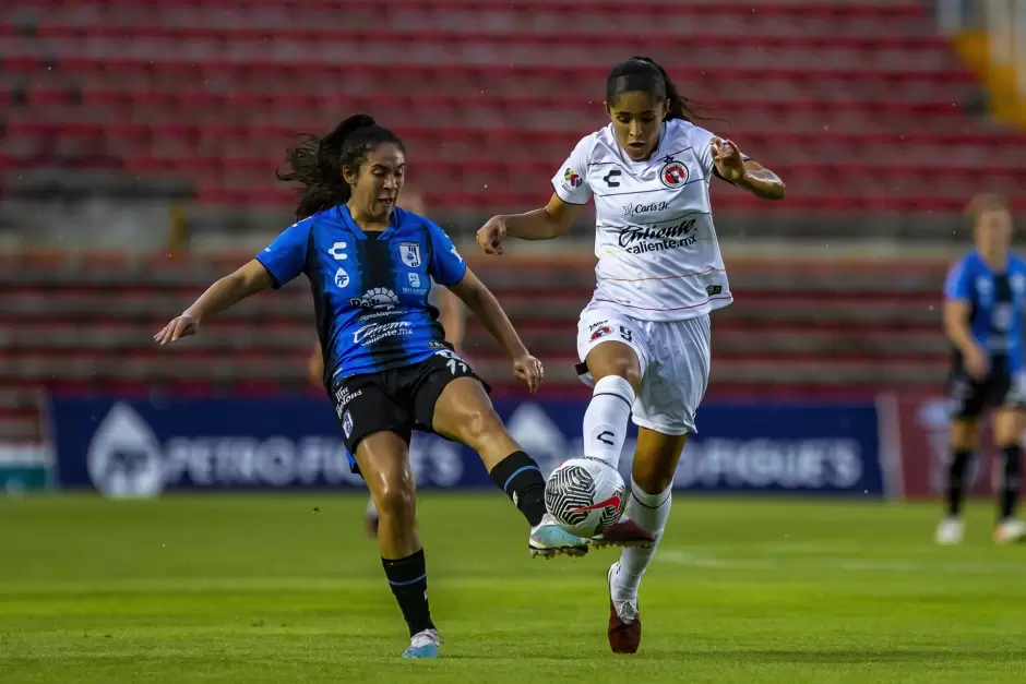 Daniela Espinosa y Sanjuana Mu�oz