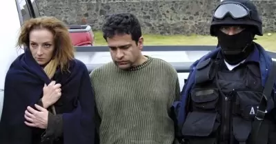 Florence Cassez e Israel Vallarta al momento de ser detenidos