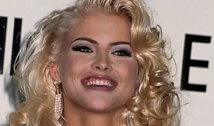 Anna Nicole Smith, modelo que se cas con el multimillonario J. Howard Marshall.