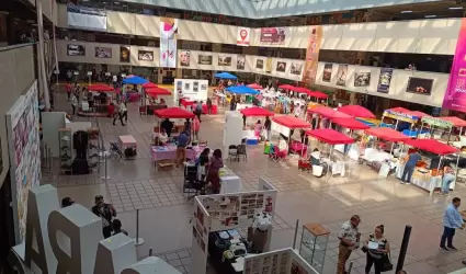 Beneficia gobierno de Montserrat Caballero a 204 personas con "Expo Mujer Empren
