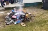"Son del diablo": indgenas queman libros de texto en Chiapas