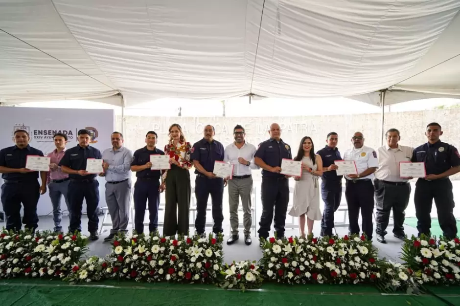 Graduaci�n de la Academia de Bomberos