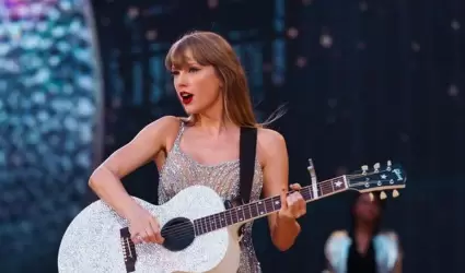 Taylor Swift se present� en un crucero.