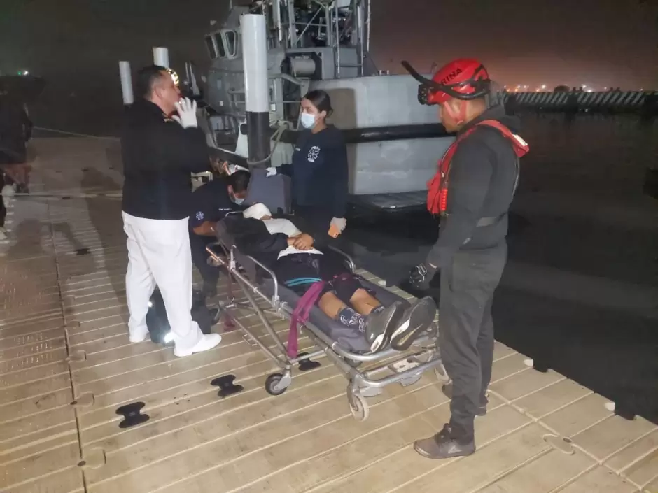 Personal naval realiza evacuacin mdica en inmediaciones de Ensenada, Baja California