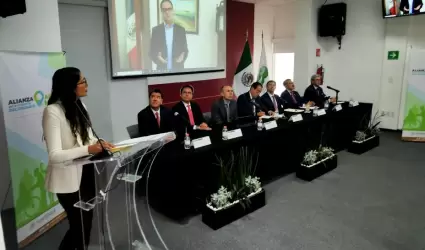La Condusef llev� a cabo reuni�n de Alianza por la Atenci�n del Usuario Adulto M
