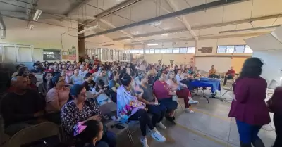Reuni�n con madres y padres de familia de estudiantes