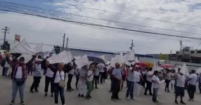 Manifestantes cierran garita de exportaci�n en Otay