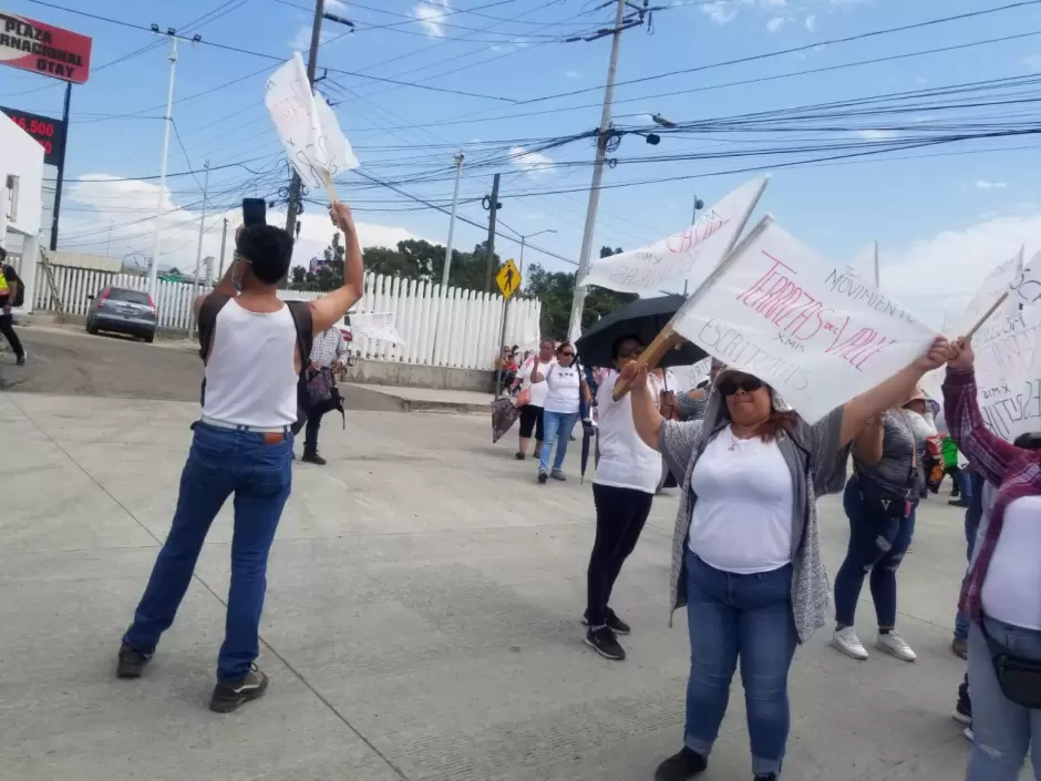 Manifestantes cierran garita de exportaci�n en Otay
