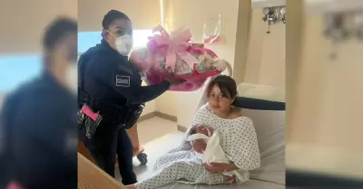 Reuni�n de oficial policiaco con madre