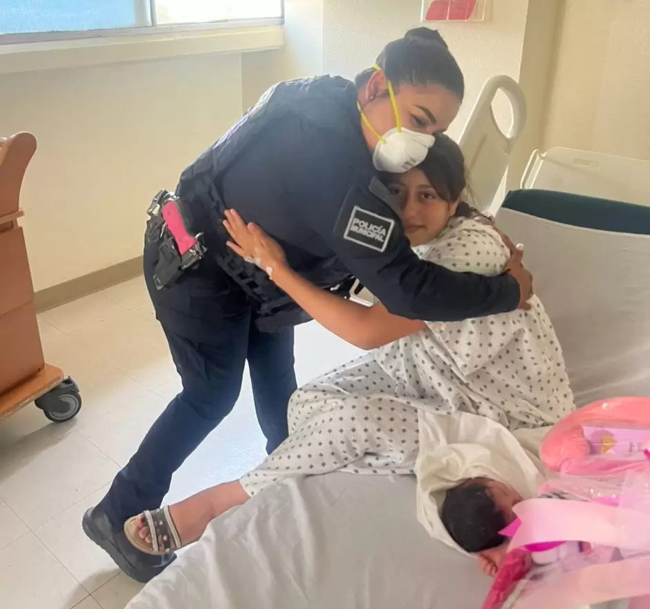 Reuni�n de oficial policiaco con madre