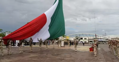 Izamiento de bandera en Cajeme
