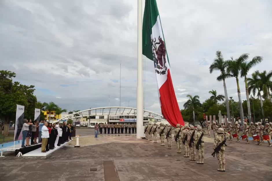 Izamiento de bandera en Cajeme