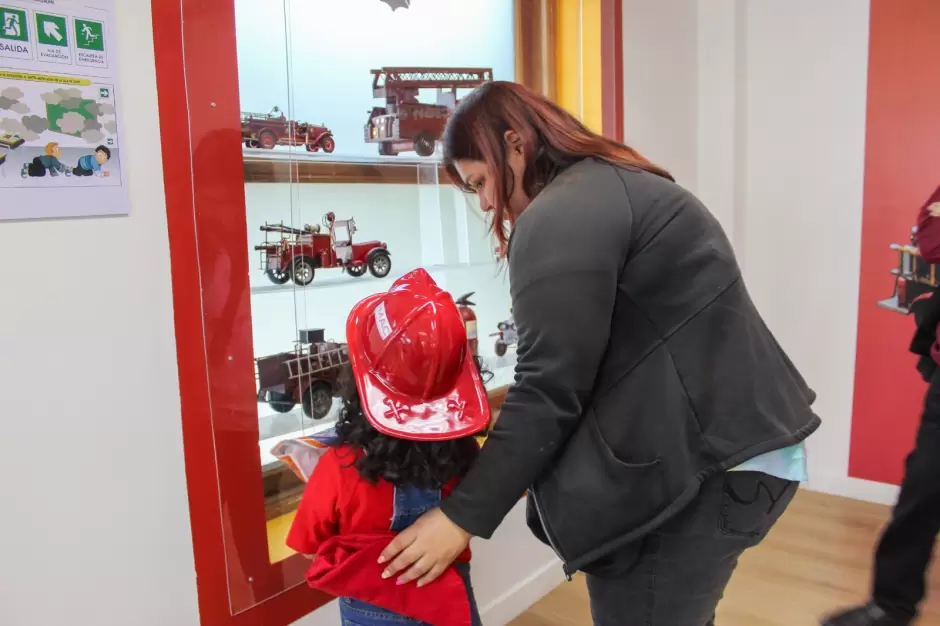 Exhibici�n "Bomberos de Tijuana: colecci�n de juguetes"