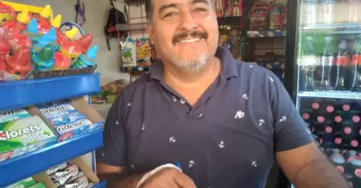 Ernesto Navarro, dueo de cafetera en la Unison