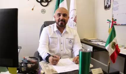 Titular de la Dirección de Vinculación y Enlace, Ibrad Sainz Urías.