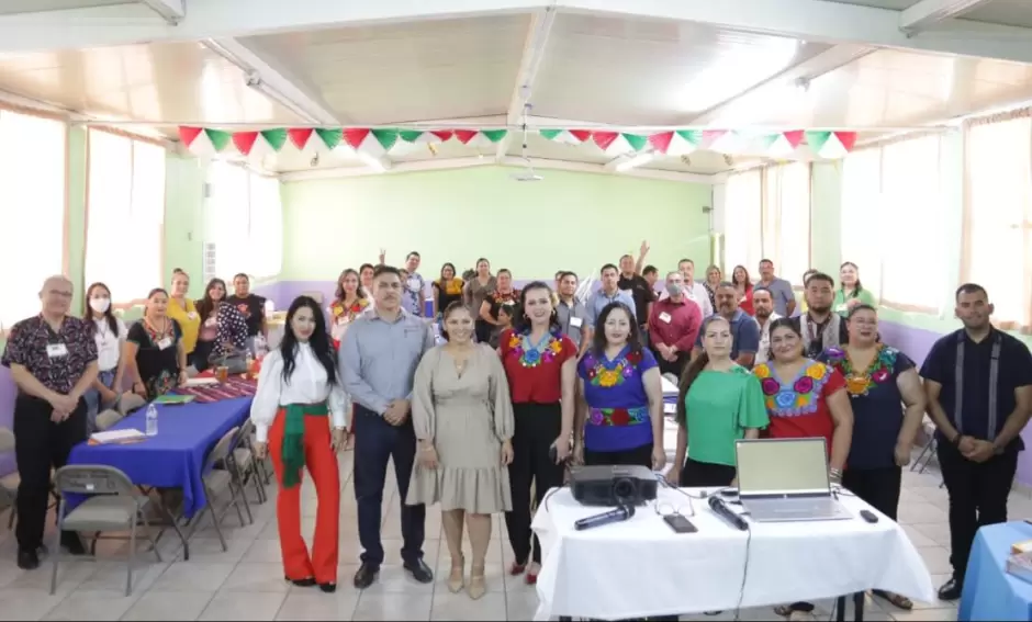 Taller "C�rculos de Lectura" en departamento de educaci�n primaria en Mexicali