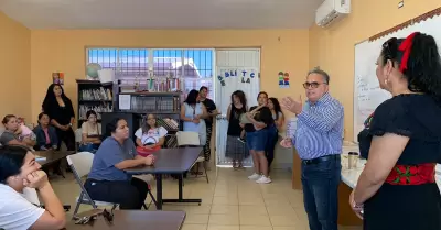 Recorre secretario Sol�s Benavides escuela primaria Xicot�ncatl