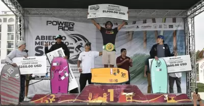 Entrega �rik "El Terrible" Morales premios a ganadores de abierto mexicano de su