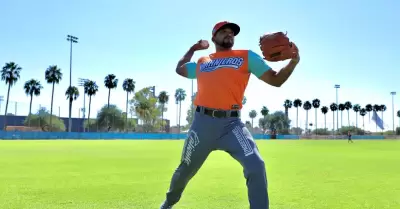 Entrenamientos de Naranjeros contin�an en Tucson