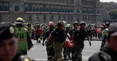 Simulacro en el Z�calo capitalino con la participaci�n del Ej�rcito, Marina y bi