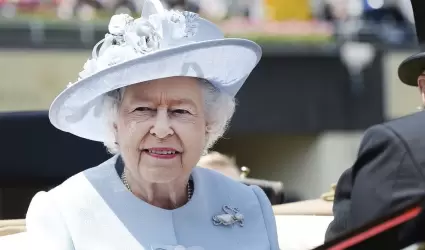 reina Isabel II