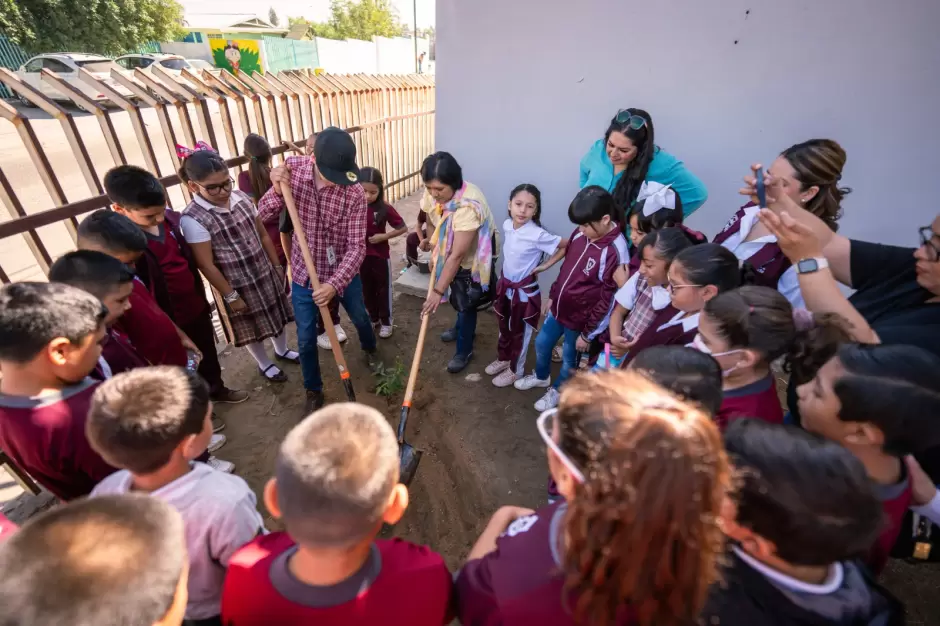 Cultura del agua a trav�s de actividades y pl�ticas en primaria Manuel M�rquez de Le�n