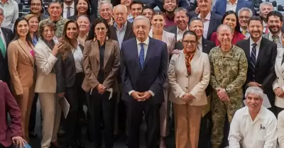 Trabajo conjunto con Andr�s Manuel L�pez Obrador por BC